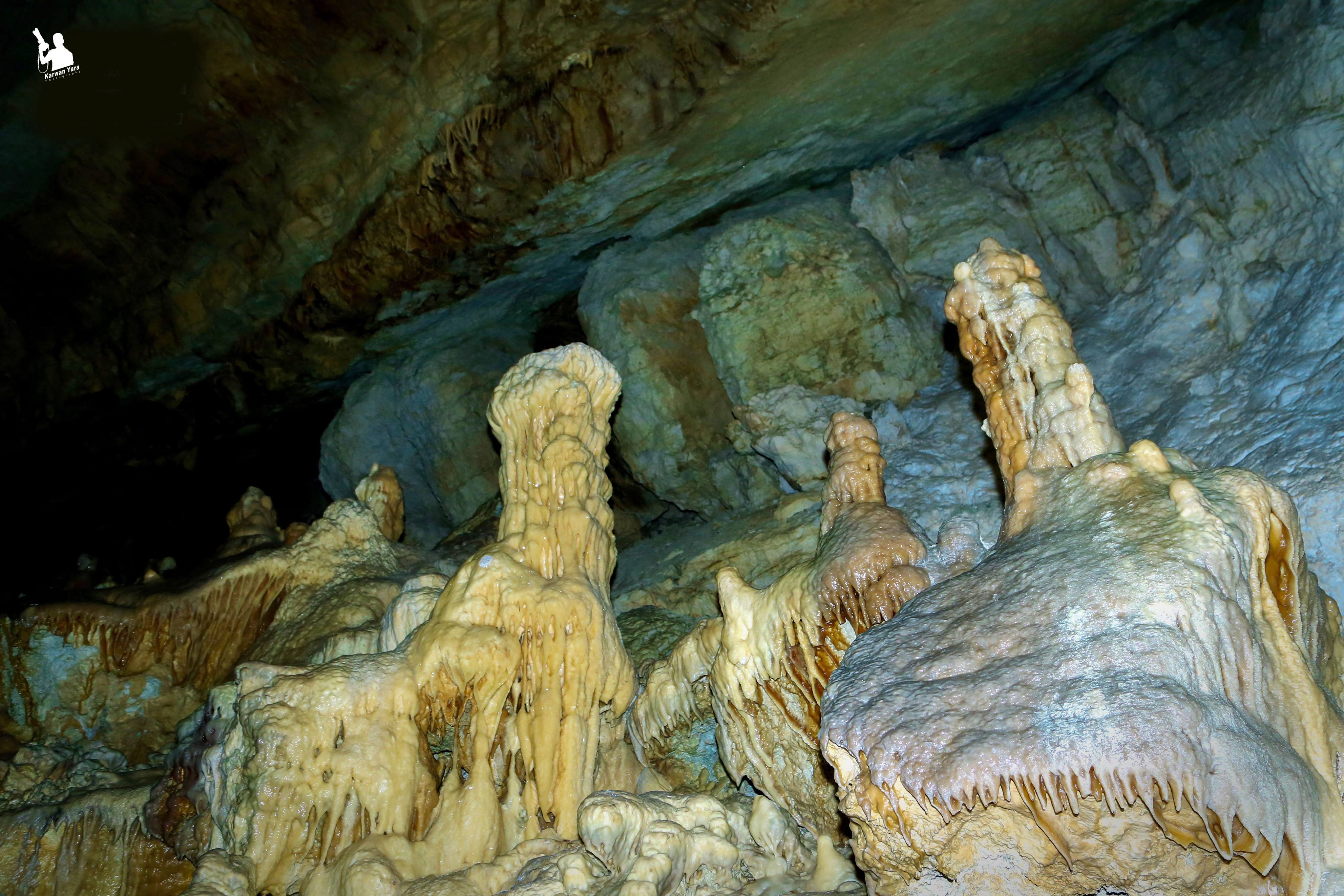 يقع كهف كونبا في جبل كولان على مقربة من بلدة دربنديخان ضمن محافظة السليمانية بإقليم كوردستان